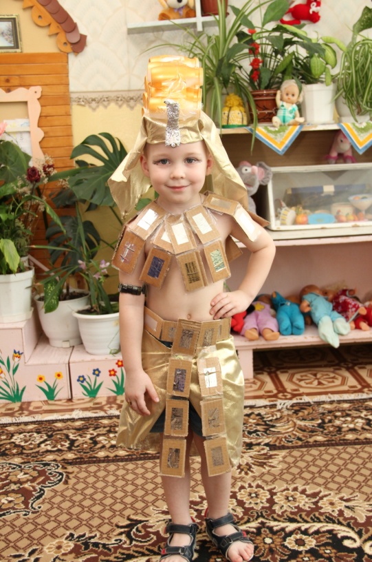 Детские костюмы с бросового материала