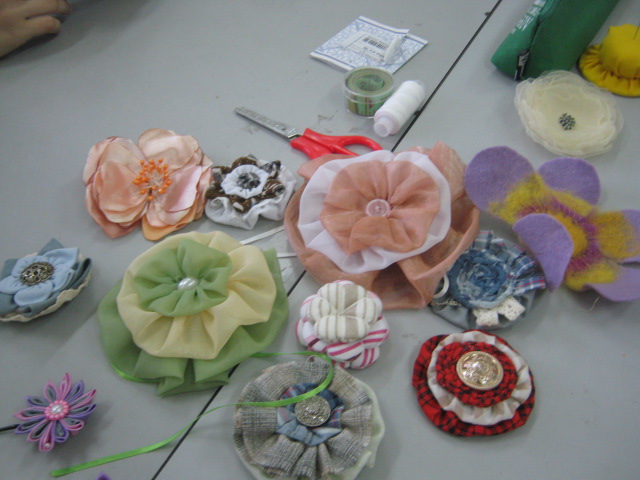 Конспект занятия в ГПД по теме «Изготовление цветка из ткани – держателя для шторы»