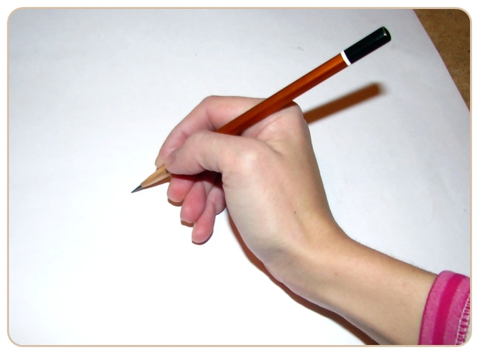 Статья «Изучение основных приемов работы простым карандашом и постановка руки у учащихся начальной школы (7-10 лет)»