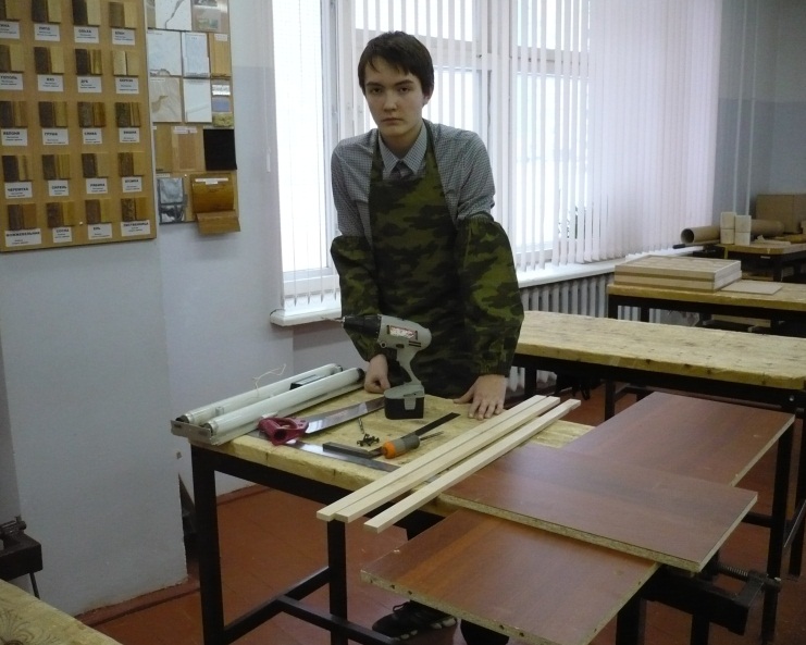 Творческий проект: Стол для рисования песком Выполнил: ученик 10А кл. Фощий Владимир.