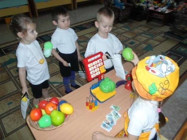 Сюжетно - ролевая игра Овощи - фрукты во 2 младшей группе