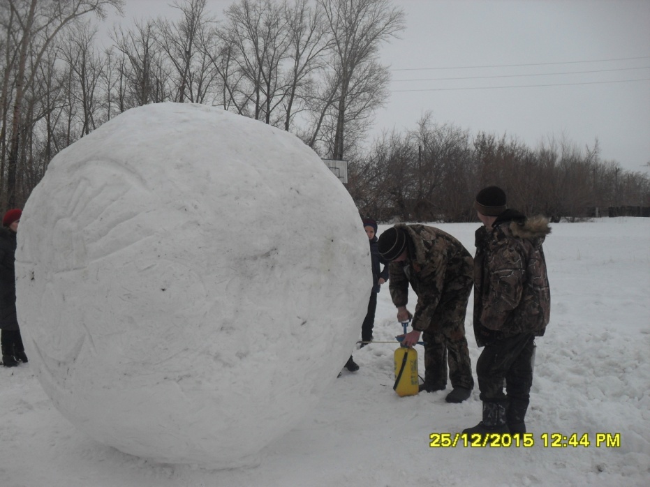 Социальный проект по созданию снежной фигуры Колобок