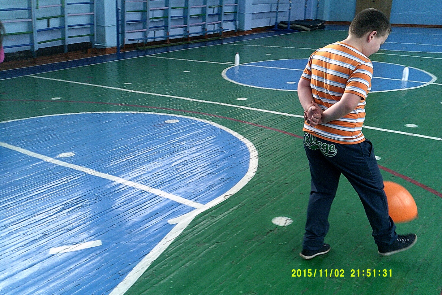Разработка по физической культуре для детей подготовительных и начальных классов: Эстафета с шаром