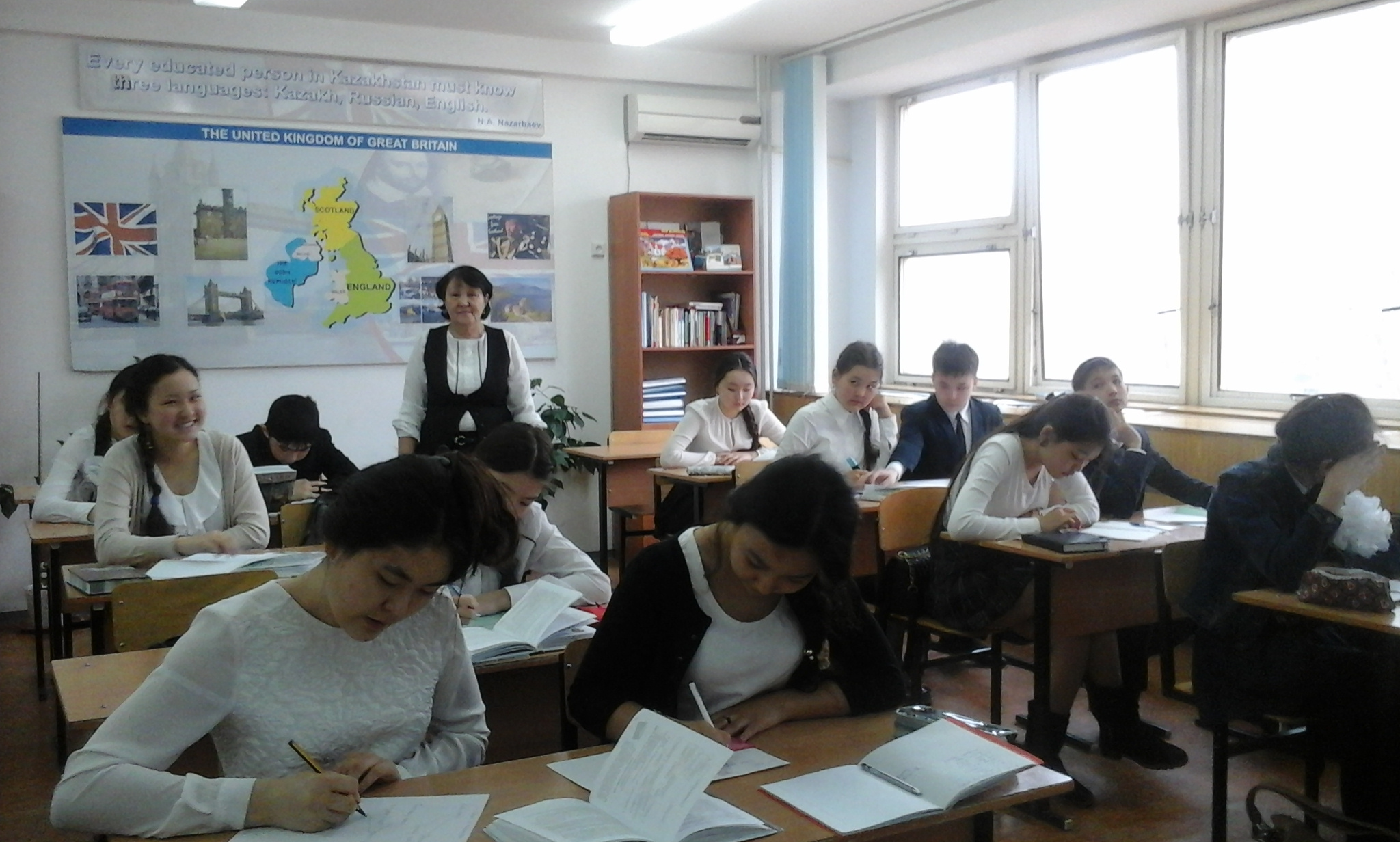 Educational system in Great Britain and in Kazakhstan.8 сынып