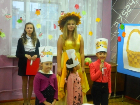Сценарий праздника для детей дошкольного возраста « Золотая осень»
