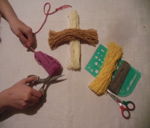 МАСТЕР – КЛАСС «Изготовление куклы из ниток для мамы» (дошкольное образование)
