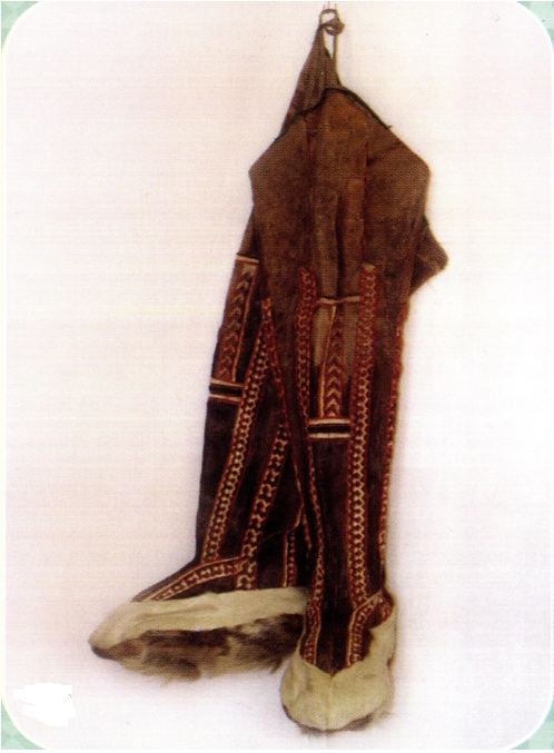 Традиционная зимняя мужская одежда народов ханты.