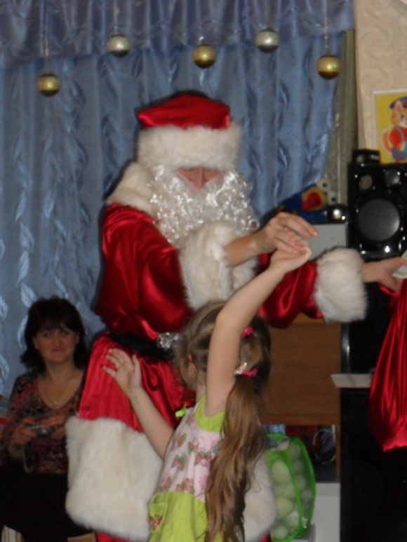 Сценарий праздника «Christmas For Little Ones» (в рамках реализации проекта «Знакомство детей старшего дошкольного возраста (5-7 лет) с культурой и традициями в Англоговорящих странах»)