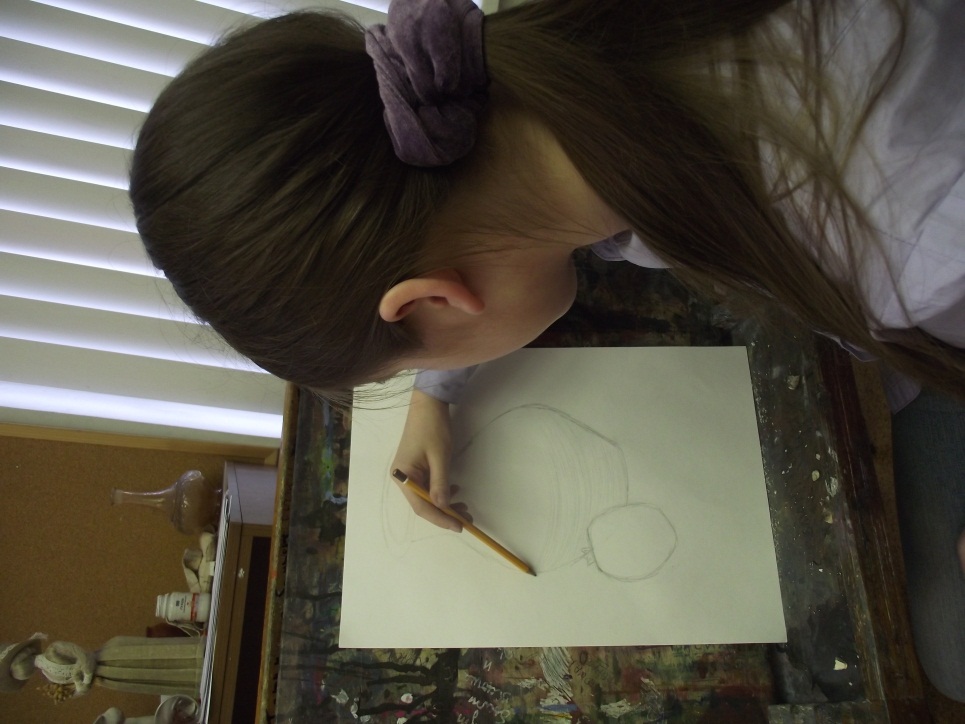 Урок «Рисунок простого натюрморта графическим карандашом (изображение объемных предметов)»