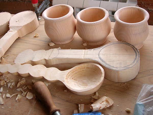 Народный промысел связанный с древесиной. Ремесло резьба по дереву на Кубани. Деревянная посуда. Современная деревянная посуда. Деревянная посуда ремесло.