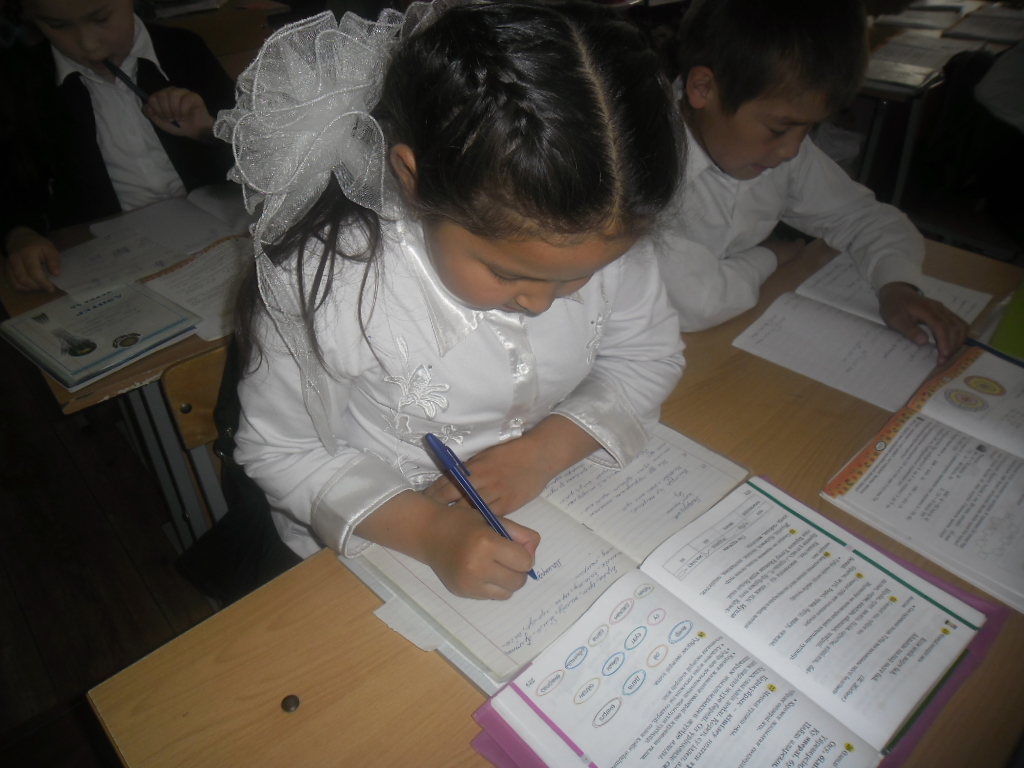 Баяндама Бастауыш сынып оқушыларының қазақ тілі сабақтарындағы өзіндік жұмыстары