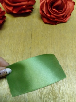 Урок технологии Работа с тканью.Панно из лент.Розы.