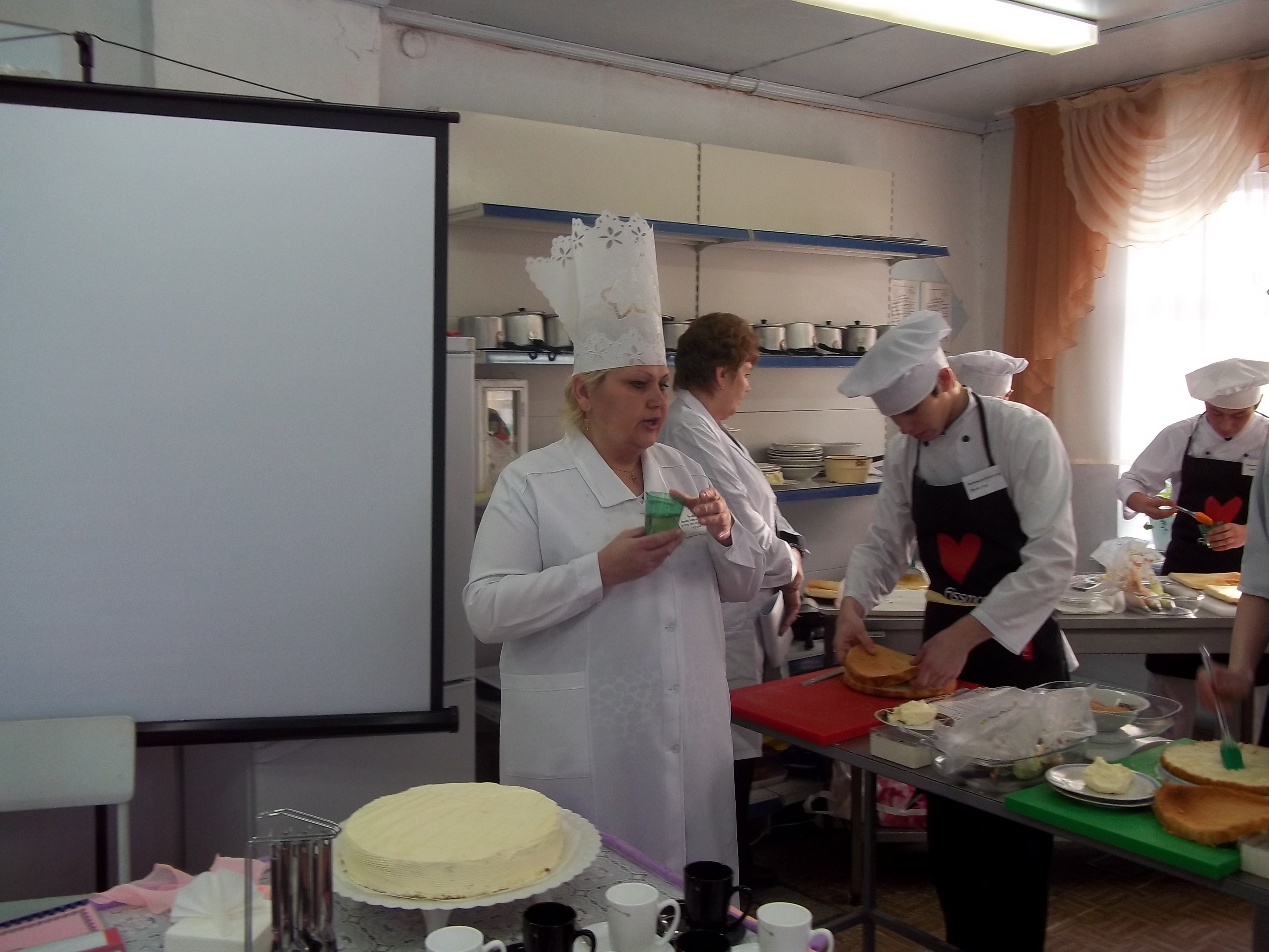 Урок производственного обучения По теме: «Приготовление тортов» с использованием инновационных методов обучения.