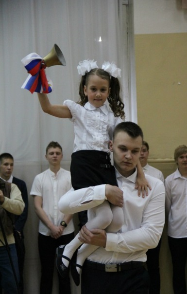 Сценарий линейки и театрализованного представления Здравтствуй, школа!