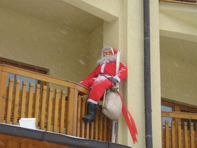 Конспект внеклассного мероприятия Дед Мороз против Санта Клауса, 4-6 класс