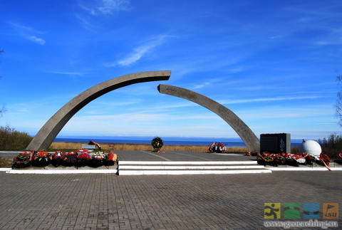 Заочная экскурсия по известным памятникам России